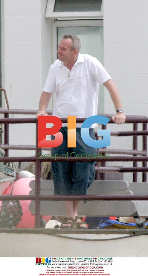 Fatboy Slim Messes Around at Home