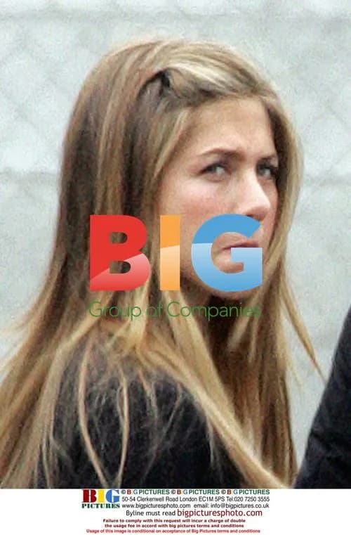 Jennifer Aniston on Set After Brad Pitt Photos