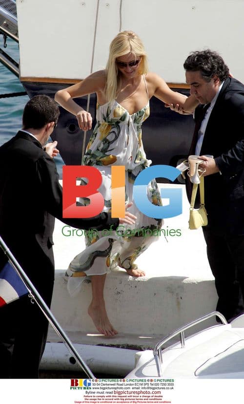 Paris Hilton leaves Hotel du Cap for Cannes