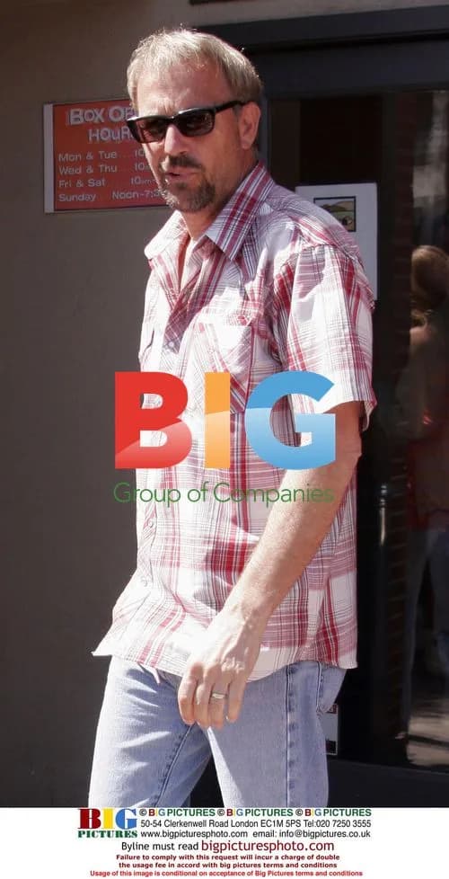 Kevin Costner and daughter Lily shopping