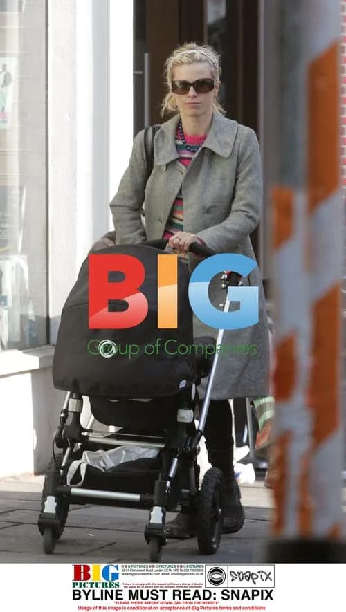 Model Laura Bailey strolls in London