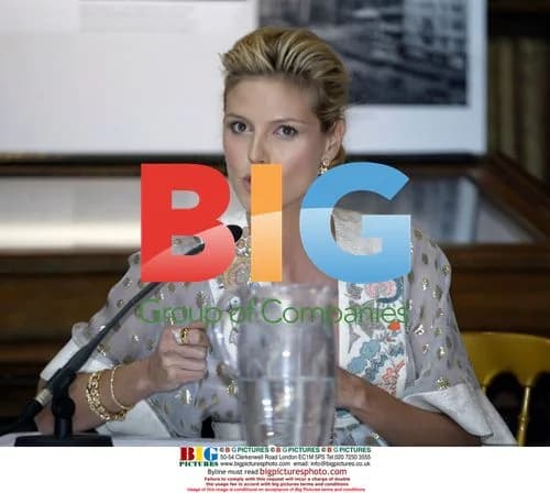 Heidi Klum Unveils Life Ball 2005 Stamp