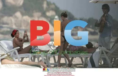Kate Moss and friends enjoy beach day