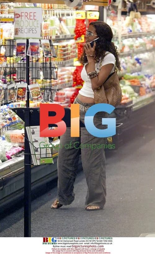 Halle Berry Grocery Shopping in Malibu