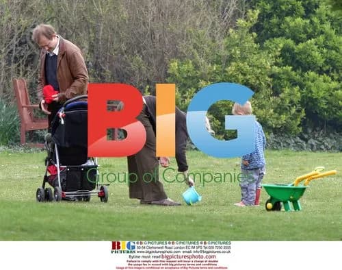 Cate Blanchett with Family in Brighton Park