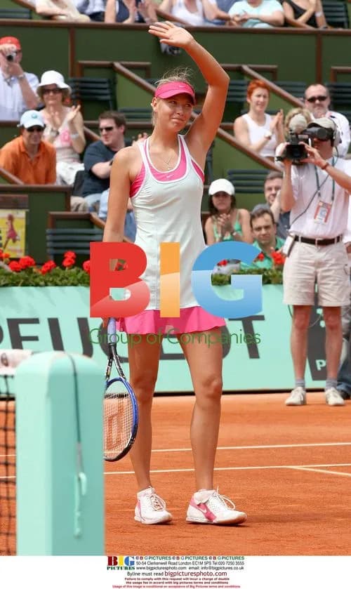 Maria Sharapova Beats Aravane Rezai at Roland Garros 2005