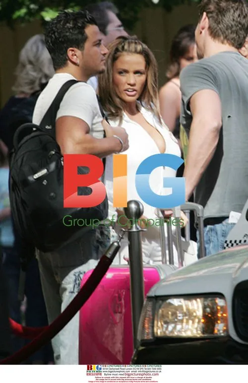 Jordan and Peter Andre Leave Las Vegas Hotel