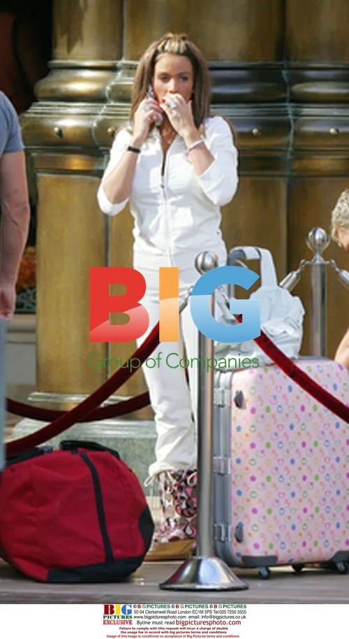 Jordan and Peter Andre depart Las Vegas hotel