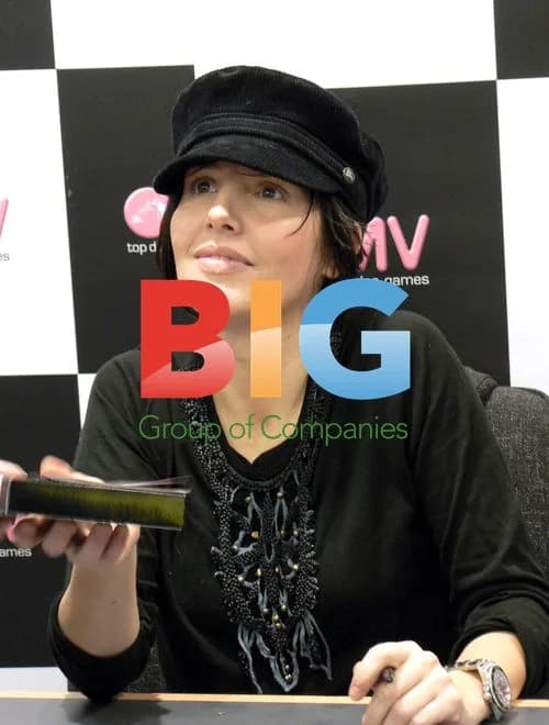 Singer Sharleen Spiteri Opens New HMV Store