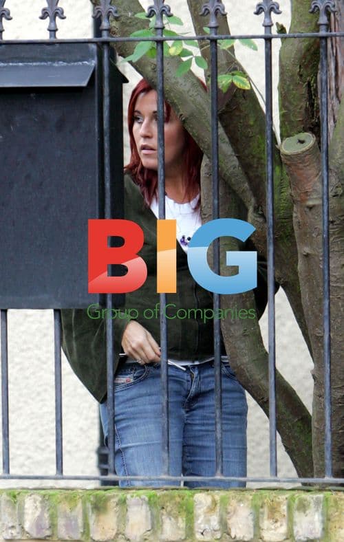 Jessie Wallace preps for baby's 1st party