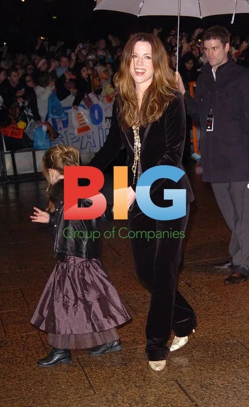 Kate Beckinsale and daughter at Harry Potter premiere