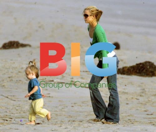 Kate Hudson and Family at the Beach