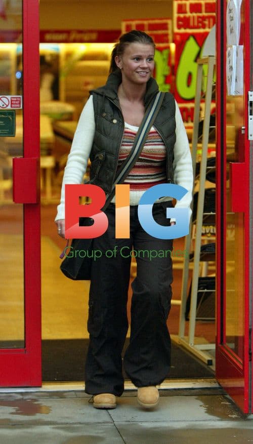 Kerry Katona Carpet Shopping