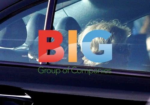 Kylie Minogue Leaves Hotel with Mother and Friend
