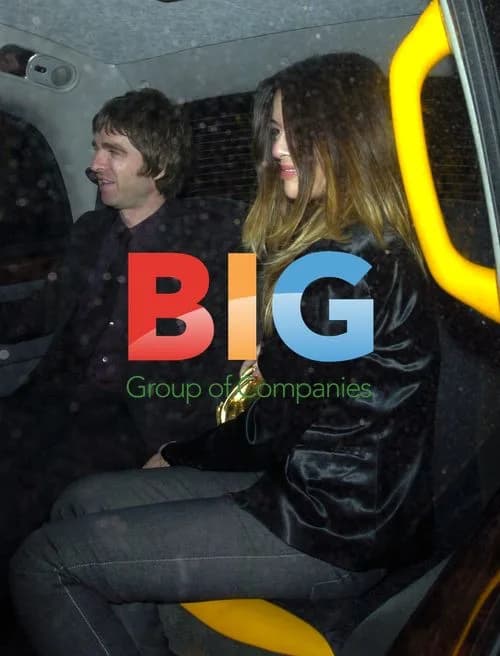 Noel Gallagher Leaving The Ivy Restaurant