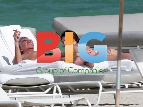 Roberto Cavalli Relaxes in Miami Beach
