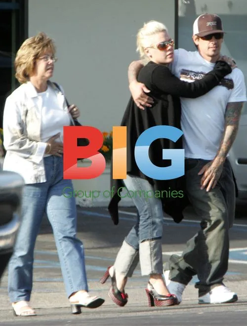 Pink strolls with fiance and mother in West Hollywood