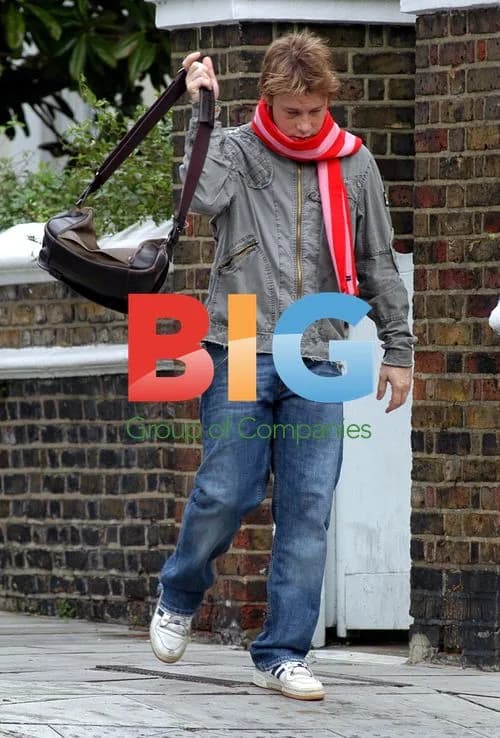Jamie Oliver Hides Face