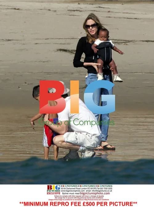Brad Pitt and Angelina Jolie at the Beach