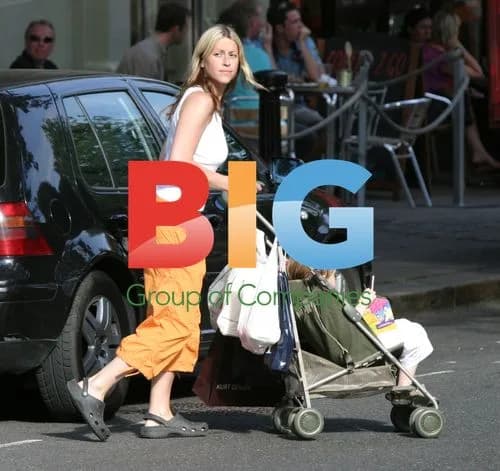 Nicole Appleton Seen Shopping in London