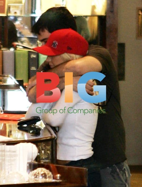 Christina Aguilera and Jordan Bratman Shop in Napa Valley