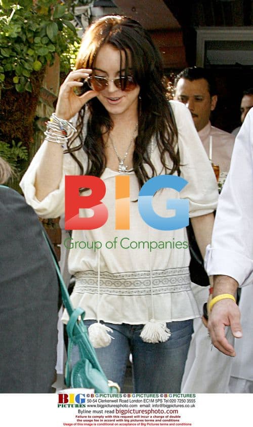 Lindsay Lohan Lunches with Family