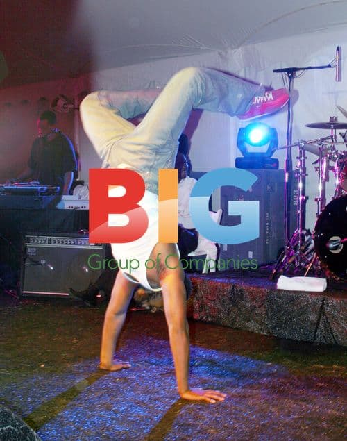 Drew Barrymore Hosts Yele Relief Benefit