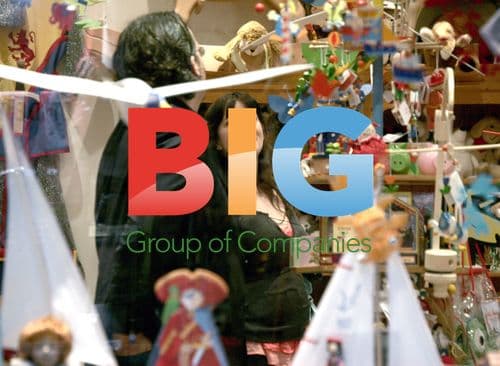 Liv Tyler Tries Toys in Paris Shop