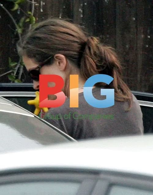 Julia Roberts and daughter Hazel at family center