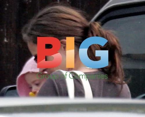 Julia Roberts and Daughter Hazel at Family Center