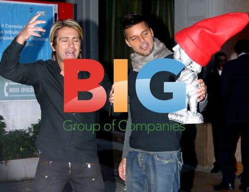 Ricky Martin with Gongolo Dwarf in Milan