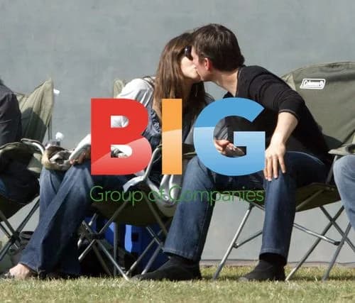 Tom Cruise and Katie Holmes at the Park