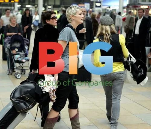 Sadie Frost Arrives at Paddington Station