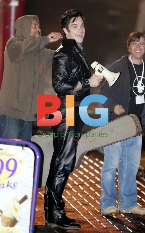 Robbie Williams on video set in Blackpool