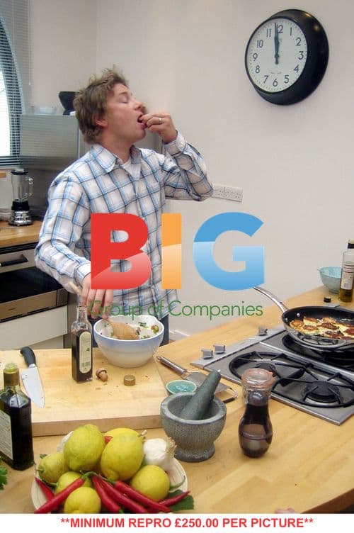 Jamie Oliver Cooks Healthy Meal