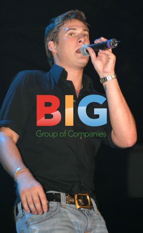 Singer LEE RYAN at Girl Guide BIG GIG 2005