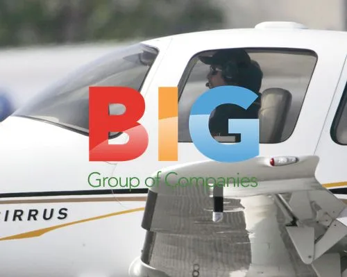Brad Pitt Takes Flying Lesson in Angelina's Plane