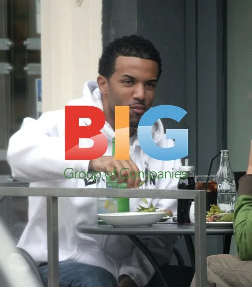 Craig David Enjoys Lunch with Friend
