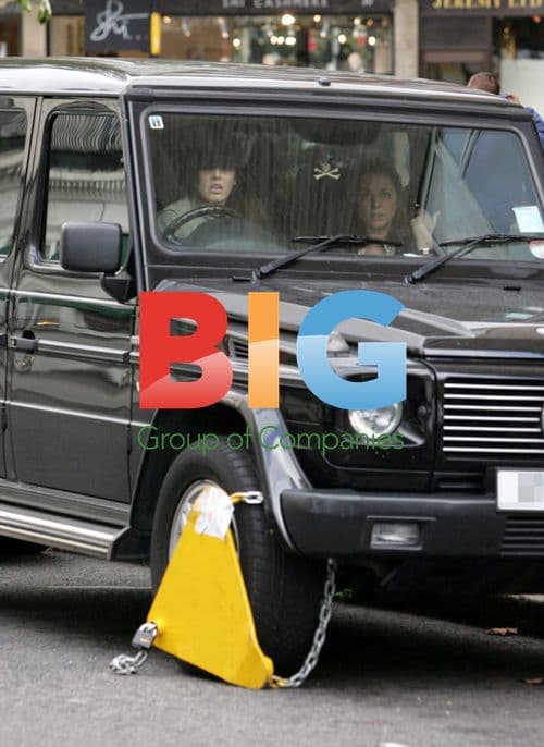 Singer Sharleen Spiteri's Jeep Clamped in Chelsea