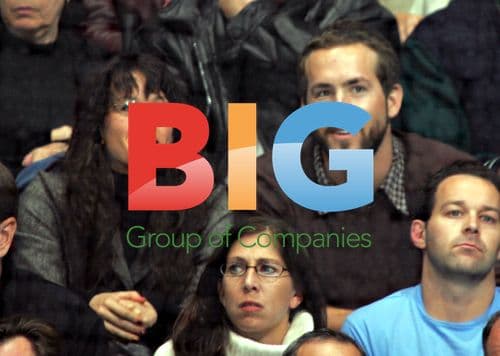 Alanis Morissette and Ryan Reynolds at Vancouver Canucks Game