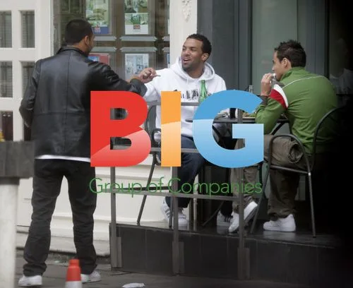 Craig David Spotted Having Lunch with Friend