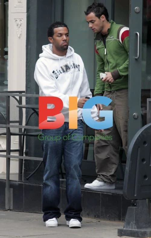 Craig David Spotted Eating Lunch in North London