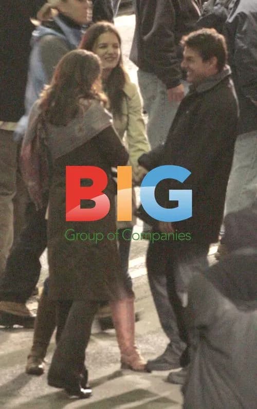 Tom Cruise and Katie Holmes on "Mission Impossible 3" set