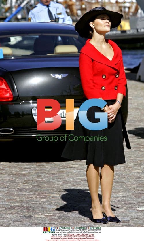 Crown Princess Victoria receives Swedish royals