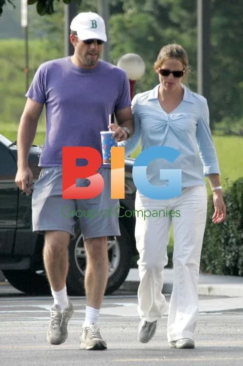 Affleck and Garner Stop for Lunch