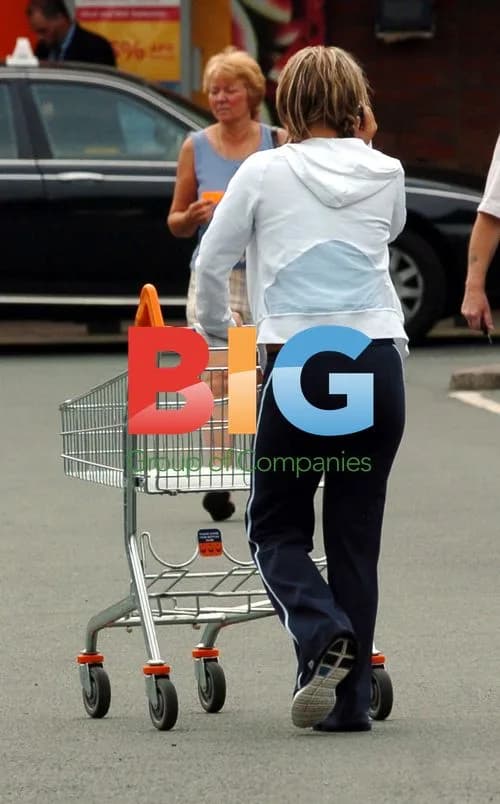 Coleen McLoughlin Shopping