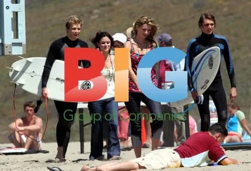 Mischa Barton & Rachel Bilson film The OC