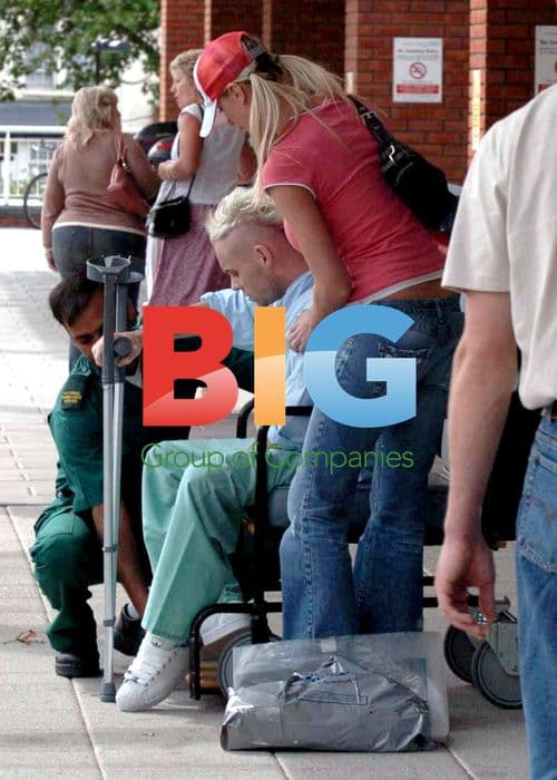 Emma B Leaves Hospital with Boyfriend Brian Harvey