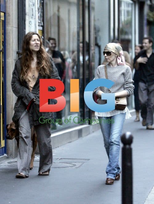 Kylie Minogue Out and About with Mom and Boyfriend in Paris