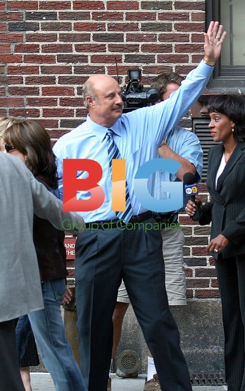 Dr. Phil Arriving at Letterman Show